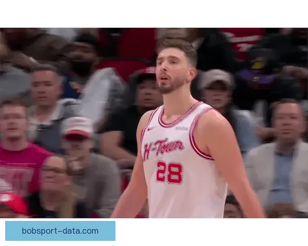 申京质疑湖人胜利仅靠运气高难度三分球成关键